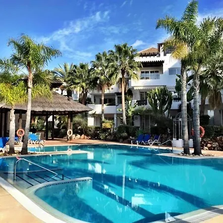 アパート Beachside Luxury 2 Bedroom Apartment, Puerto Banus マルベーリャ