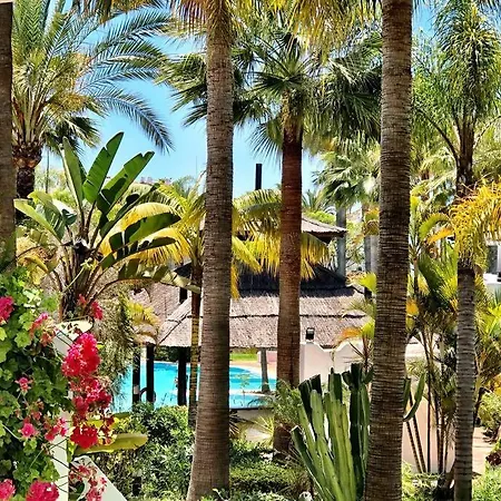 Beachside Luxury 2 Bedroom Apartment, Puerto Banus Marbella