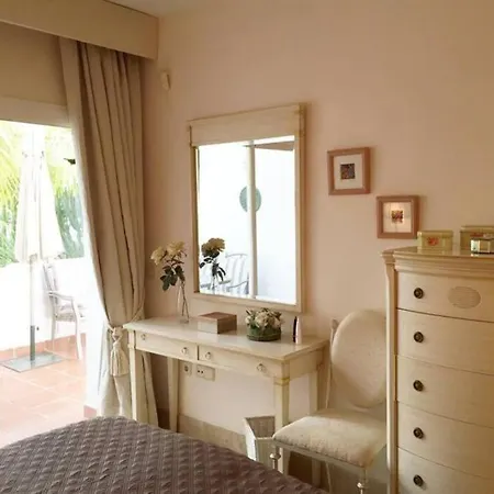 Apartmán Beachside Luxury 2 Bedroom Apartment, Puerto Banus *