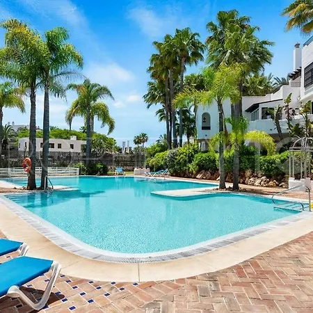 Apartmán Beachside Luxury 2 Bedroom Apartment, Puerto Banus *