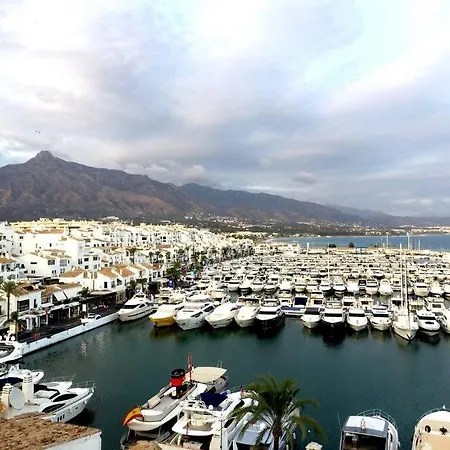 Beachside Luxury 2 Bedroom Apartment, Puerto Banus Apartment