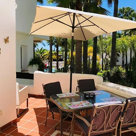 Beachside Luxury 2 Bedroom Apartment, Puerto Banus * Marbella
