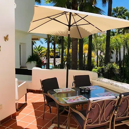 Beachside Luxury 2 Bedroom Apartment, Puerto Banus * Marbella