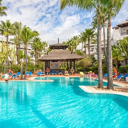 Beachside Luxury 2 Bedroom Apartment, Puerto Banus Apartment *