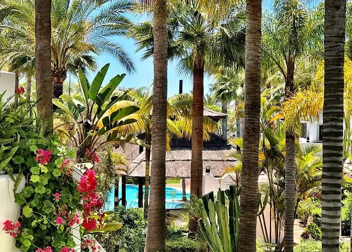 Beachside Luxury 2 Bedroom Apartment, Puerto Banus Marbella