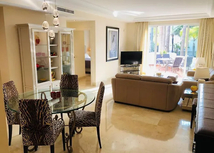 Apartman Beachside Luxury 2 Bedroom Apartment, Puerto Banus Marbella