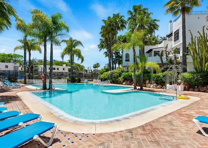Apartman Beachside Luxury 2 Bedroom Apartment, Puerto Banus *