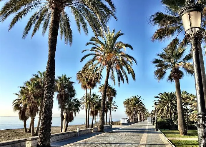 Beachside Luxury 2 Bedroom Apartment, Puerto Banus Appartement *
