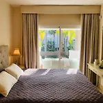 Beachside Luxury 2 Bedroom Apartment, Puerto Banus Apartman Marbella