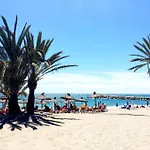 Beachside Luxury 2 Bedroom Apartment, Puerto Banus Μαρμπέλλα